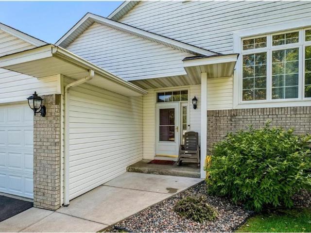 House for sale in Shakopee, Scott County
