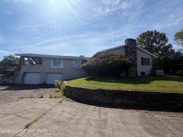 House for sale in Arlington Heights, Stroud Township