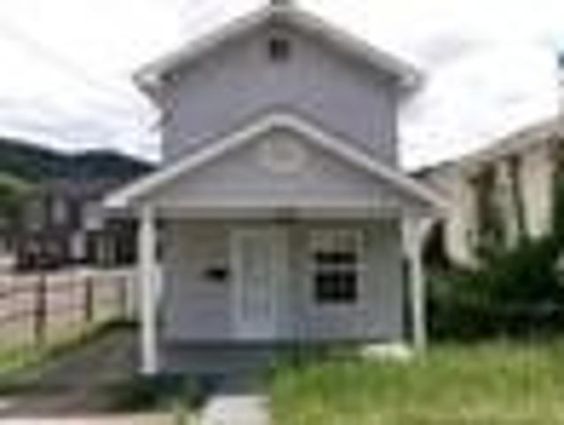 House for sale in Paintsville, Johnson County