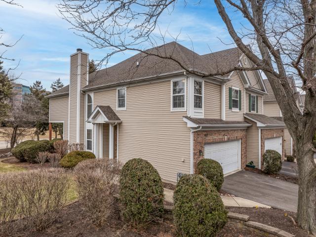 Condo for sale in Lisle, Illinois
