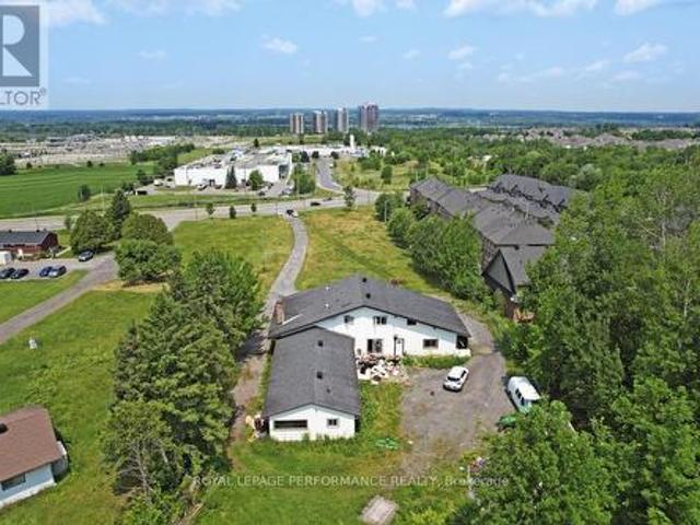 House for sale in Fallingbrook, Ottawa