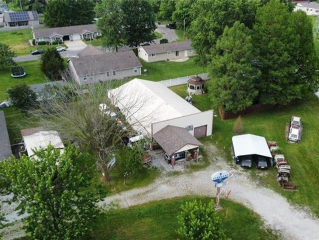 House for sale in Staunton, Illinois