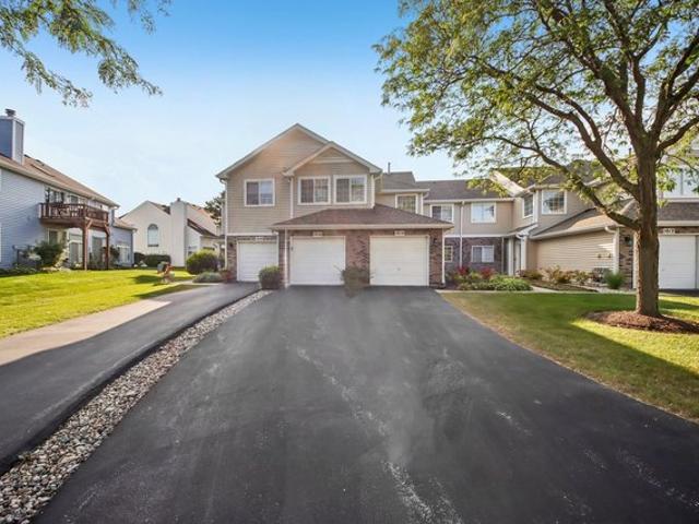 Townhouse for sale in Darien, Illinois