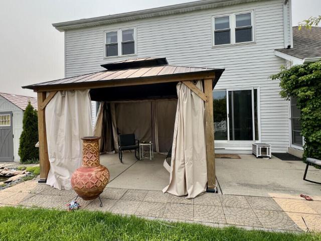 House for sale in Oak Creek