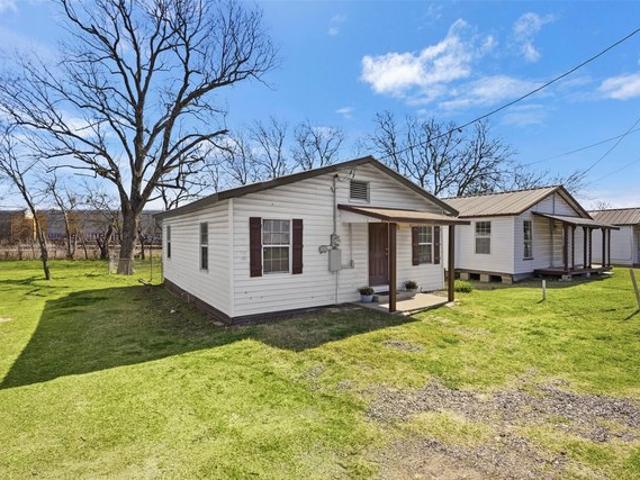 House for sale in Navarro, Texas