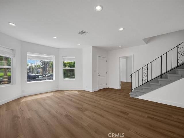 House for sale in East Los Angeles, Canoga Park