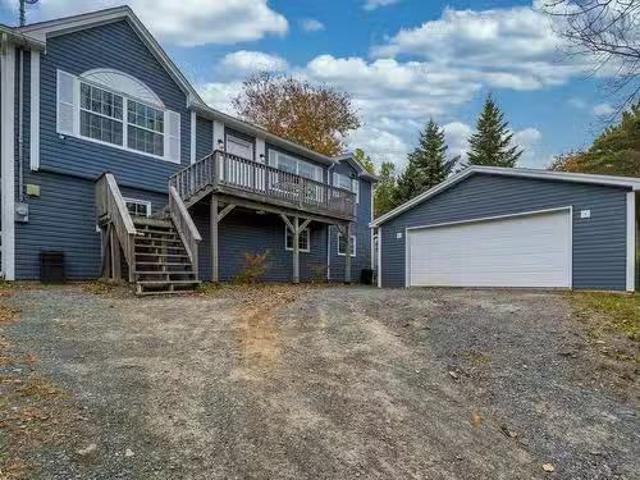 House for sale in Beaver Bank, Nova Scotia