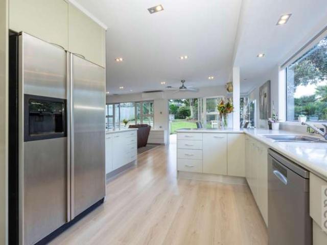 House for sale in Riverhead