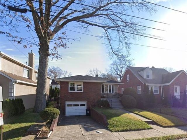 Townhouse for sale in Fort Lee, New Jersey