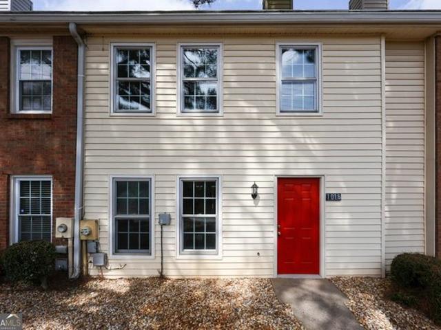 Townhouse for sale in Roswell, Georgia