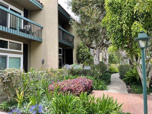 Townhouse for sale in Long Beach, California