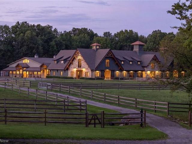 House for sale in Mesopotamia Township, Trumbull County