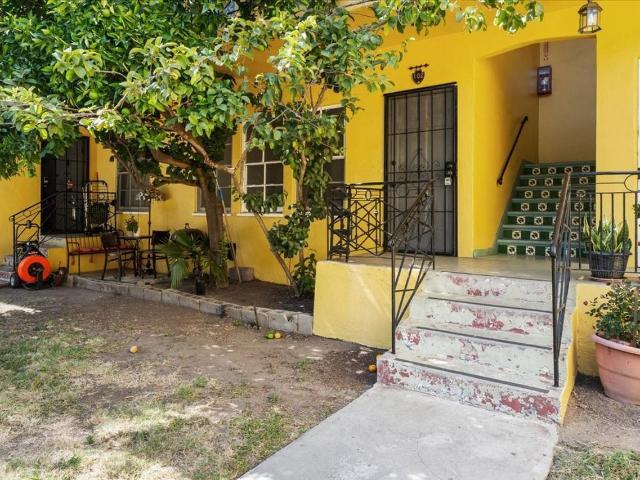 Apartment for rent in Canoga Park, California