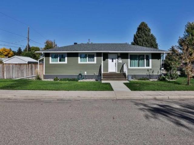 House for sale in Lakeview, Lethbridge