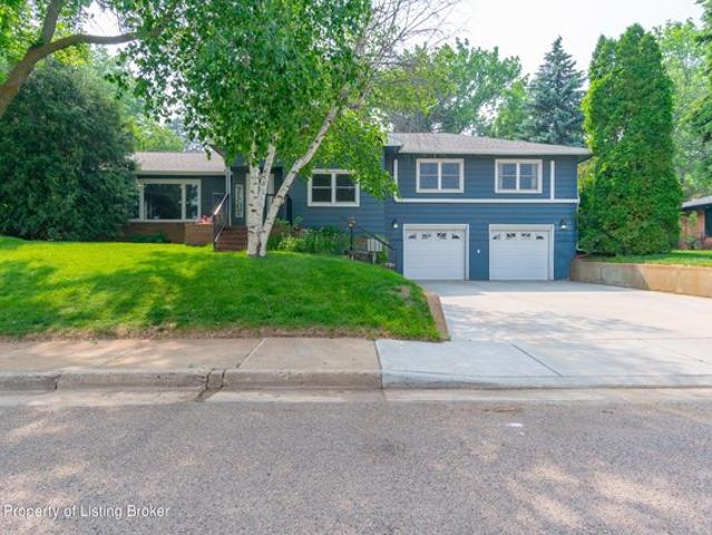 House for sale in Dickinson, North Dakota