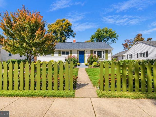 House for sale in The Dona Apartments, Laurel