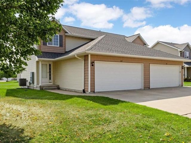 Townhouse for sale in Linn, Iowa