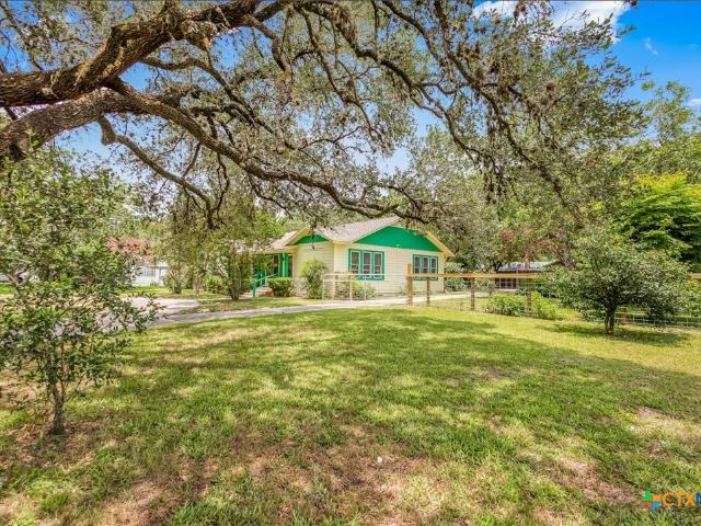 House for sale in Yoakum, Lavaca County