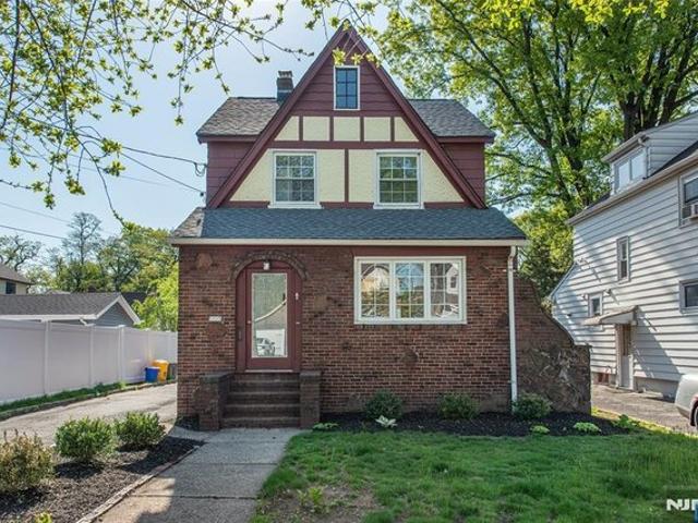 House for sale in Teaneck, New Jersey