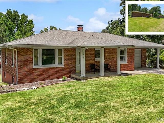 House for sale in Lebanon, Illinois