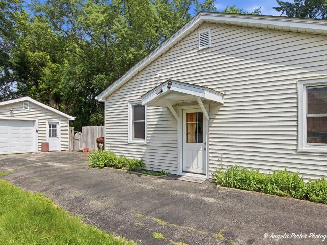 House for sale in Mchenry, Illinois