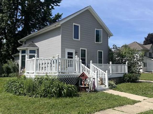 House for sale in Aplington, Iowa