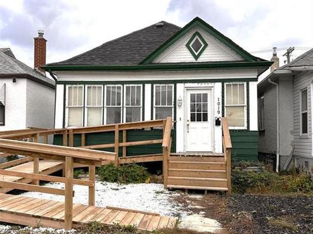 House for sale in Sargent Park, Winnipeg