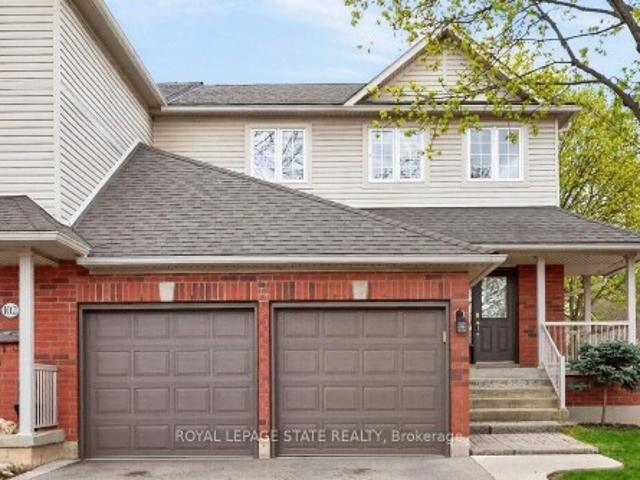 Townhouse for sale in Ancaster, Ontario