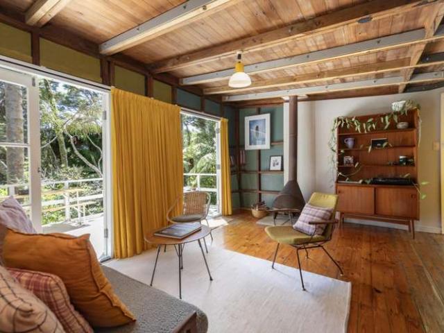 House for sale in Oratia
