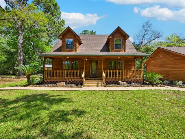 House for sale in Dickinson, Galveston County