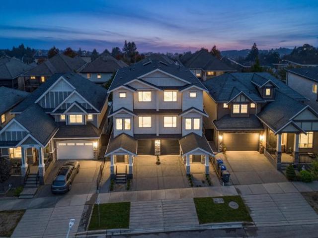 House for sale in Sullivan, Surrey