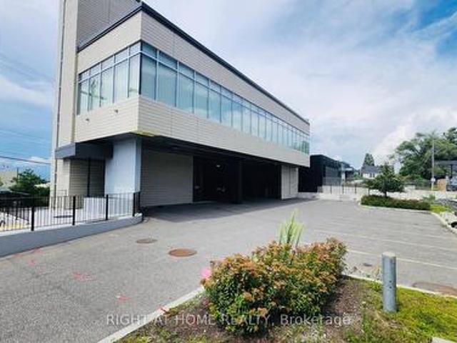 Commercial for rent in Ottawa