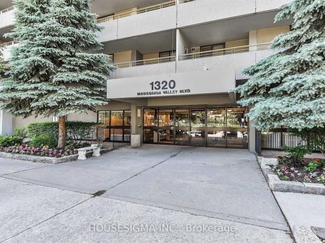 Condo for sale in Mississauga Valleys, Mississauga