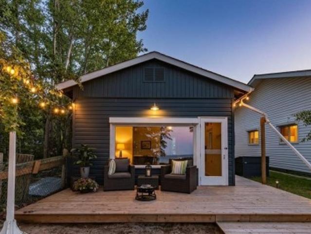 House for sale in Gull Lake, Alberta
