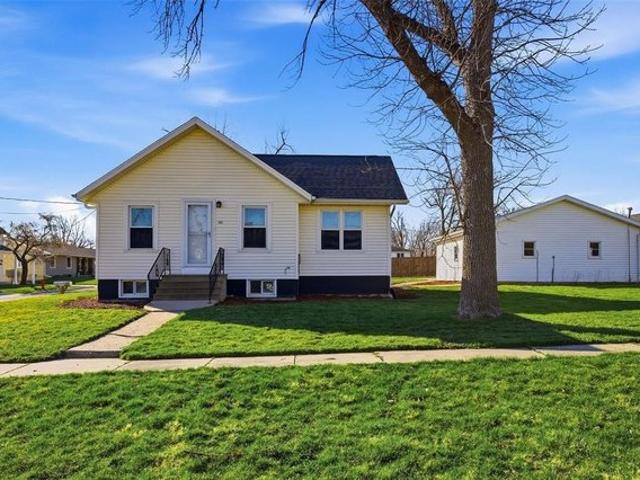 House for sale in Linn, Iowa