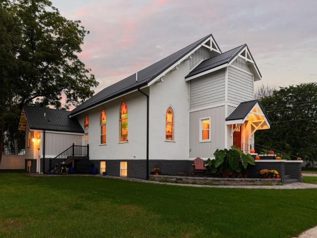 House for sale in Rose Creek, Mower County