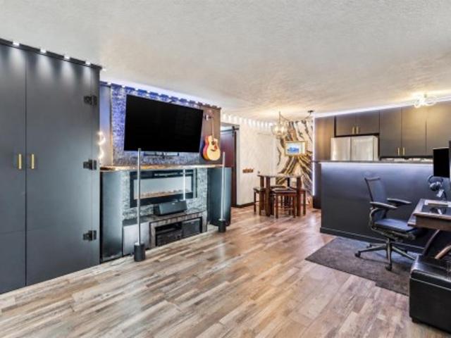 Condo for sale in Fourth Street BRZ, Calgary