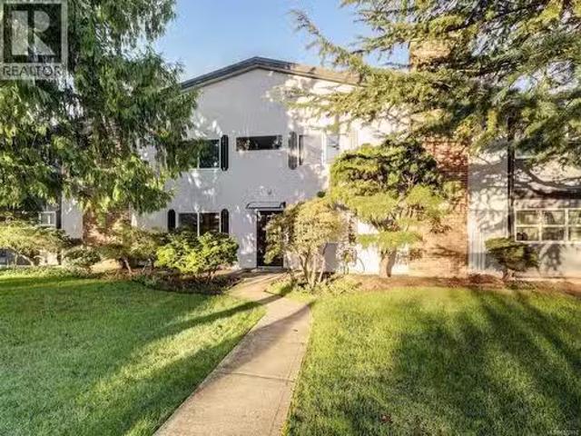 Condo for sale in Saanich, British Columbia