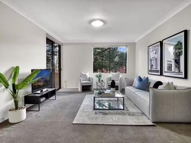 Apartment for rent in North Willoughby
