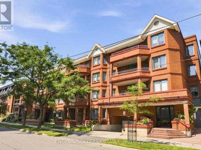 Condo for sale in Somerset, Ottawa