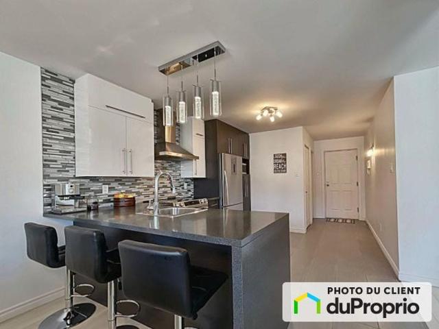 Apartment for rent in Saint-André, Québec