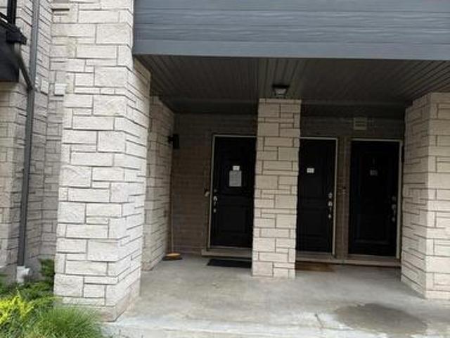 Townhouse for rent in Georgina, Ontario