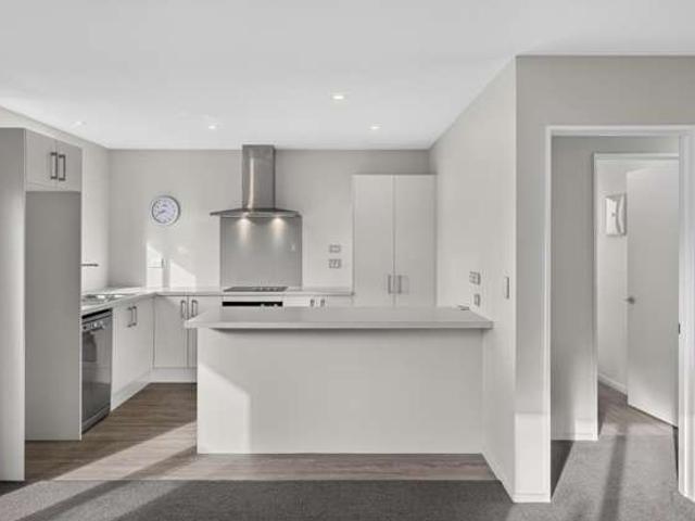 House for sale in Chaslands, Canterbury