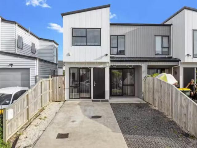 House for sale in Papakura