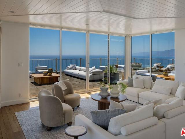 Condo for sale in Downtown Santa Monica, Santa Monica