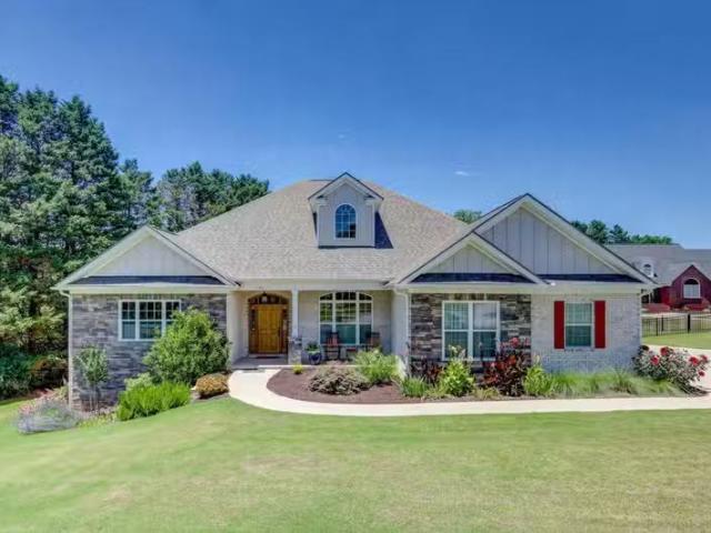 House for sale in Easley House for sale in Easley