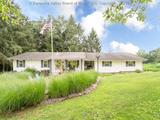 House for sale in Gandeeville, West Virginia
