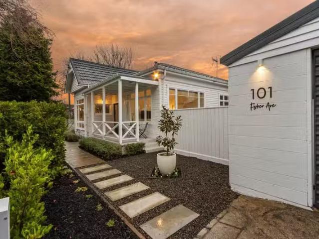 House for sale in Chaslands, Canterbury