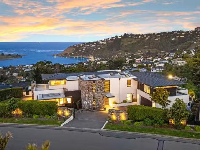House for sale in Chaslands, Canterbury