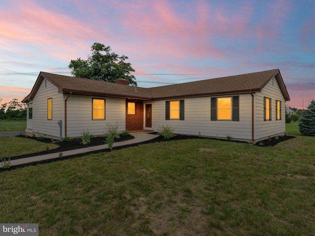 House for sale in Cream Ridge, New Jersey